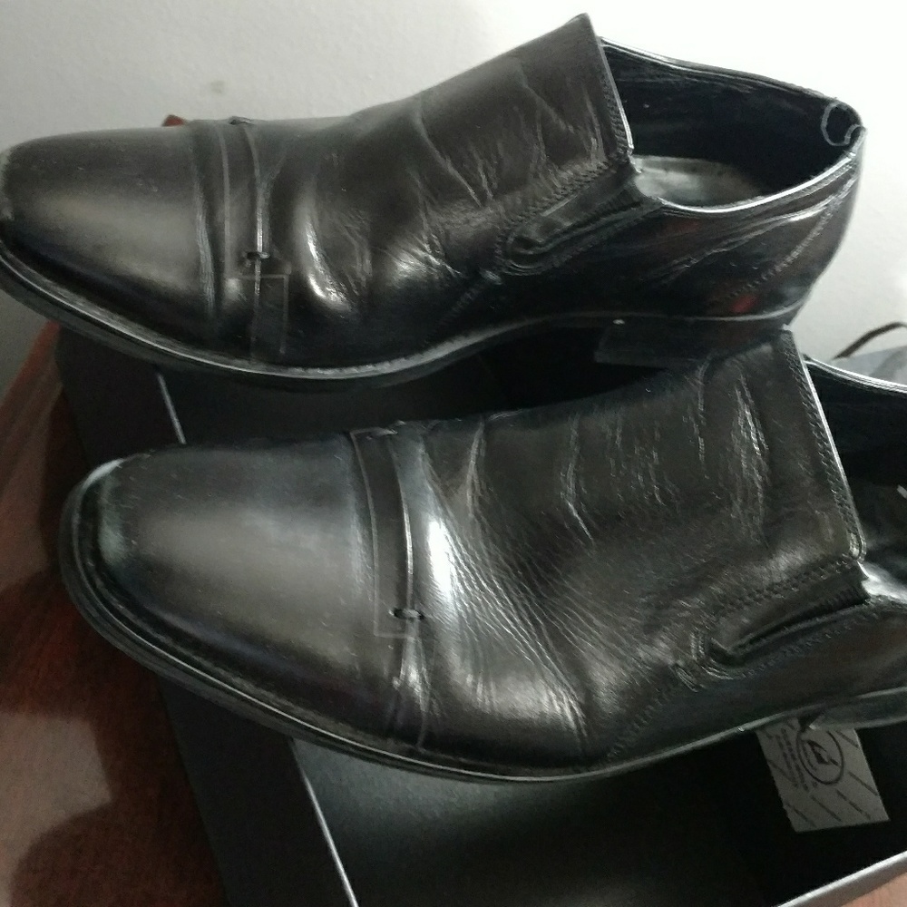 Men's Kenneth Cole dress shoes